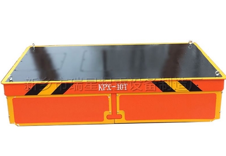 無軌膠輪電動(dòng)平車